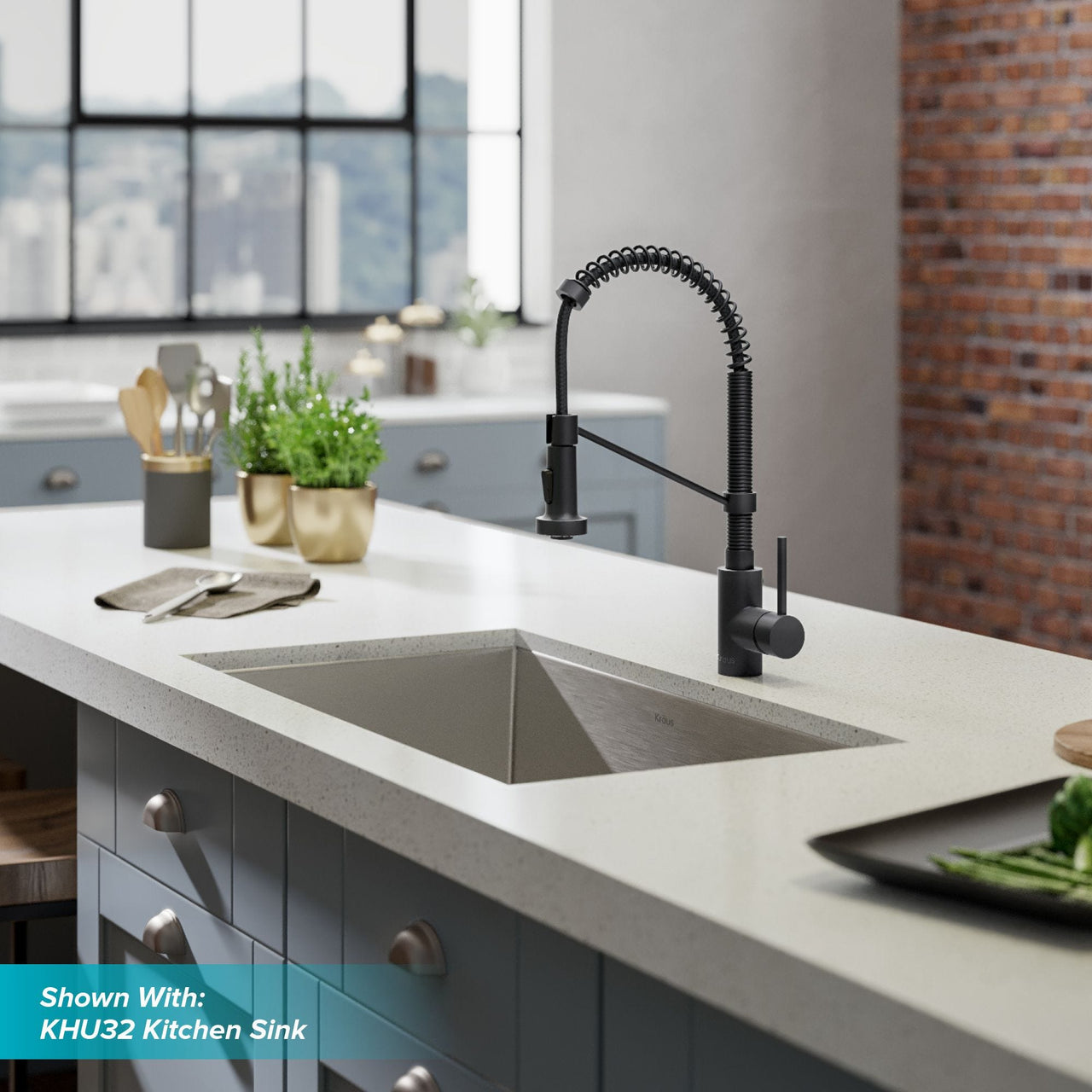 Bolden™ 18" 커머셜 스타일 고급형 주방 수전