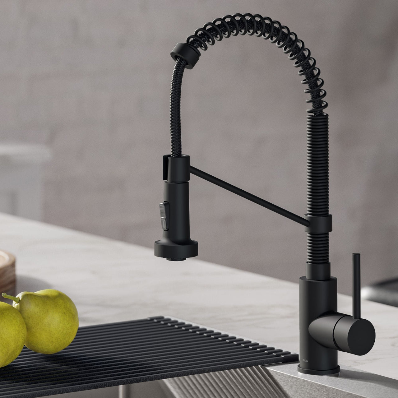 Bolden™ 18" 커머셜 스타일 고급형 주방 수전